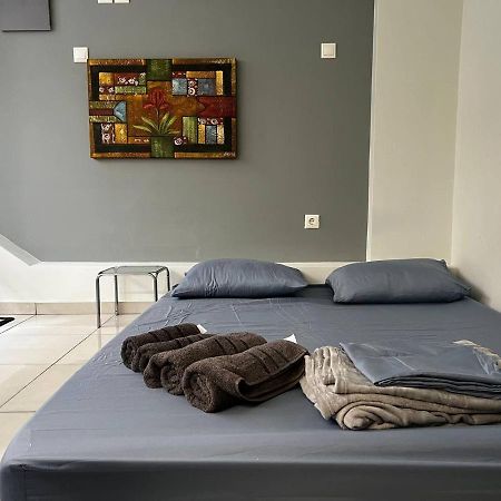 Central Renovated Studio Apartment Athens Exterior photo